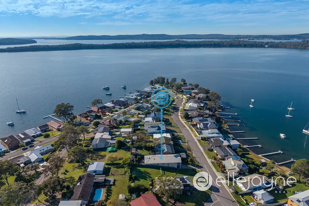 Sunshine 5房  Spacious Family Home with Breathtaking Water Views