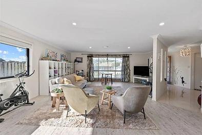 10 Haughton Street, Pacific Pines, QLD 4211, 4房, 2浴, House