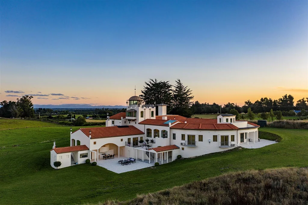 Sefton Bella Castello – Events Venue & Luxury Retreat For Lease