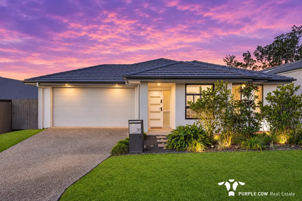 Collingwood Park 4房 2022 年现代住宅 - Porter Davis 建造，占地 496 平方米宽敞地块 Standout Luxury 2022 - Porter Davis Built Home On a Generous Flat 496sqm Block