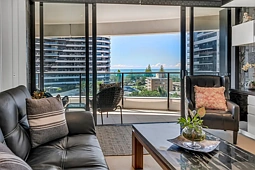 20708/21 Elizabeth Avenue, Broadbeach