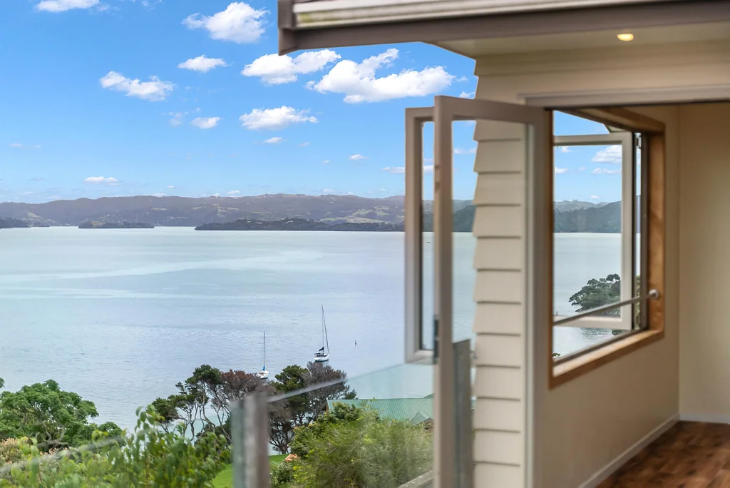 Whangarei Heads 2房  Motivated Vendors Want It Sold!