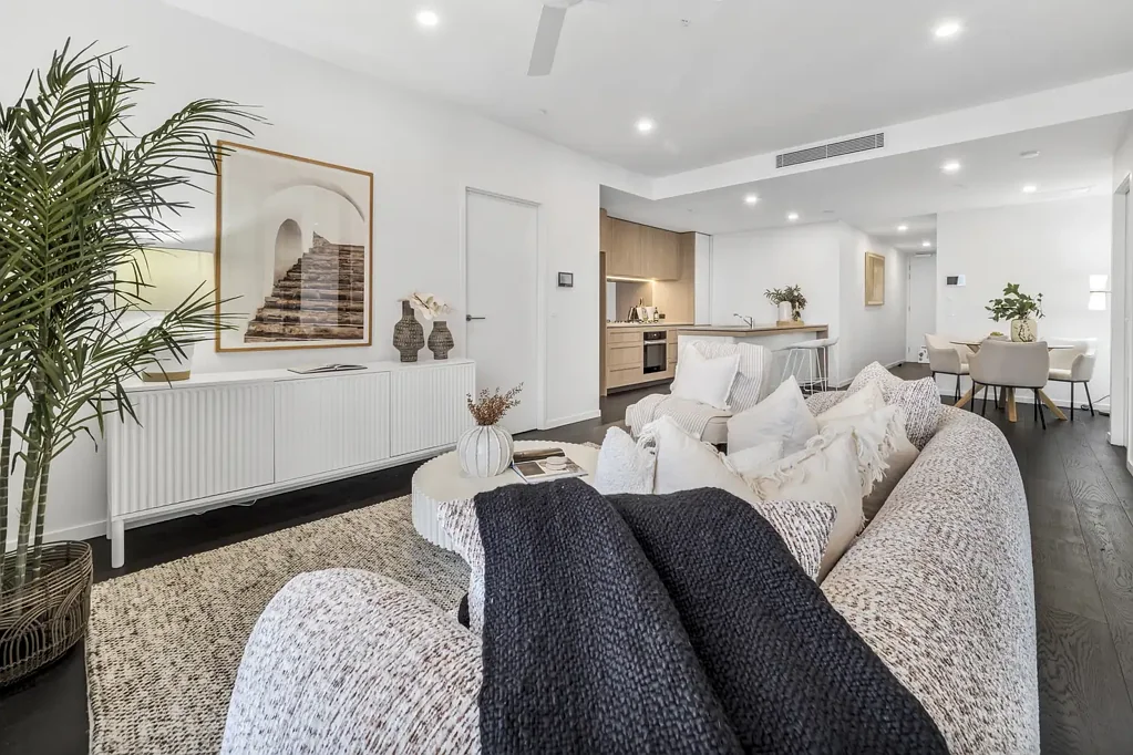 West End 2कमरा Sophisticated West Village Living with Resort-Style Amenities