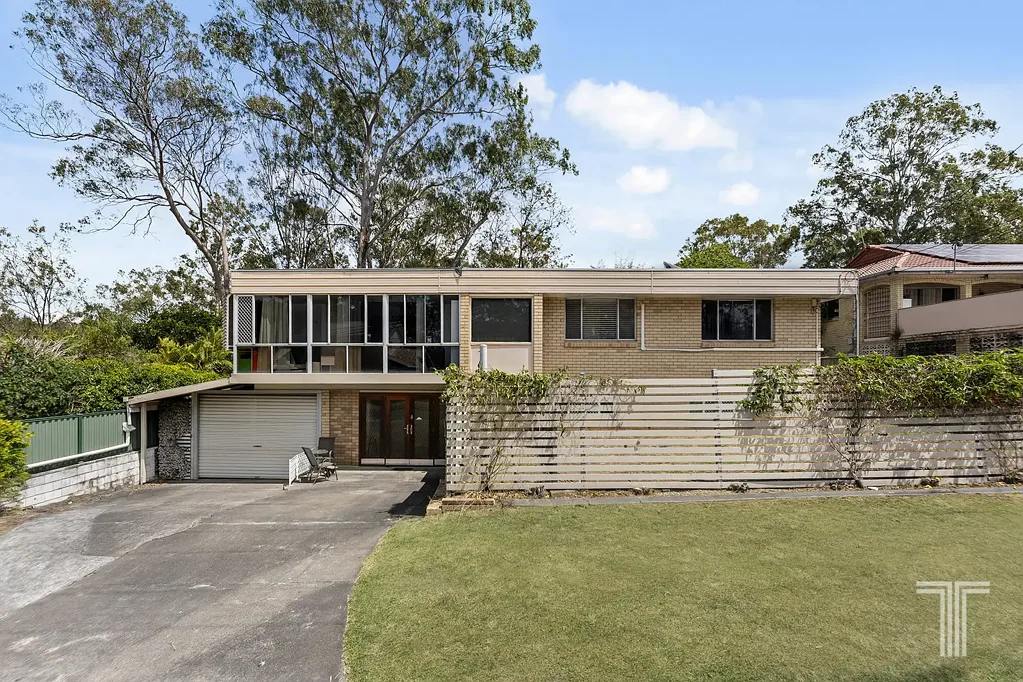 Holland Park West 5ਬੈੱਡਰੂਮ Big on Space, Bigger on Possibility