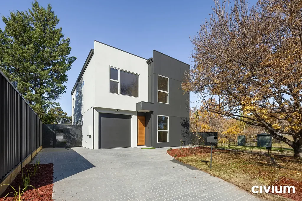 Brand New Townhouse in the Heart of Mawson