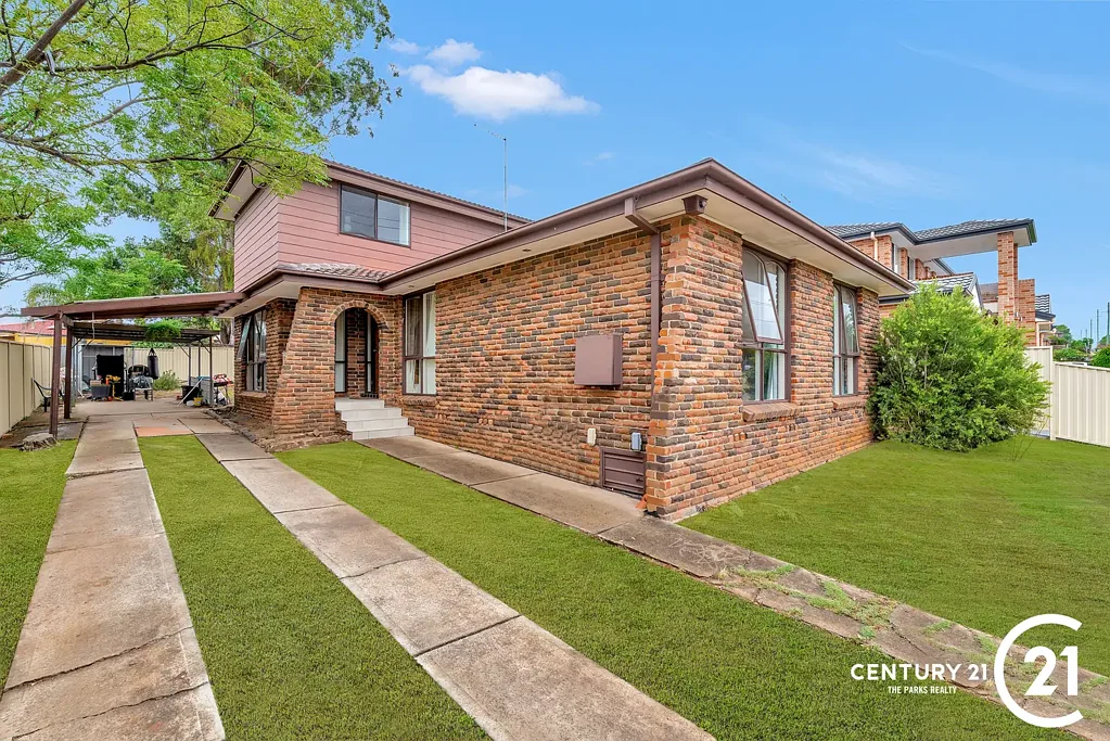 32 Quarry Road, Bossley Park, NSW 2176