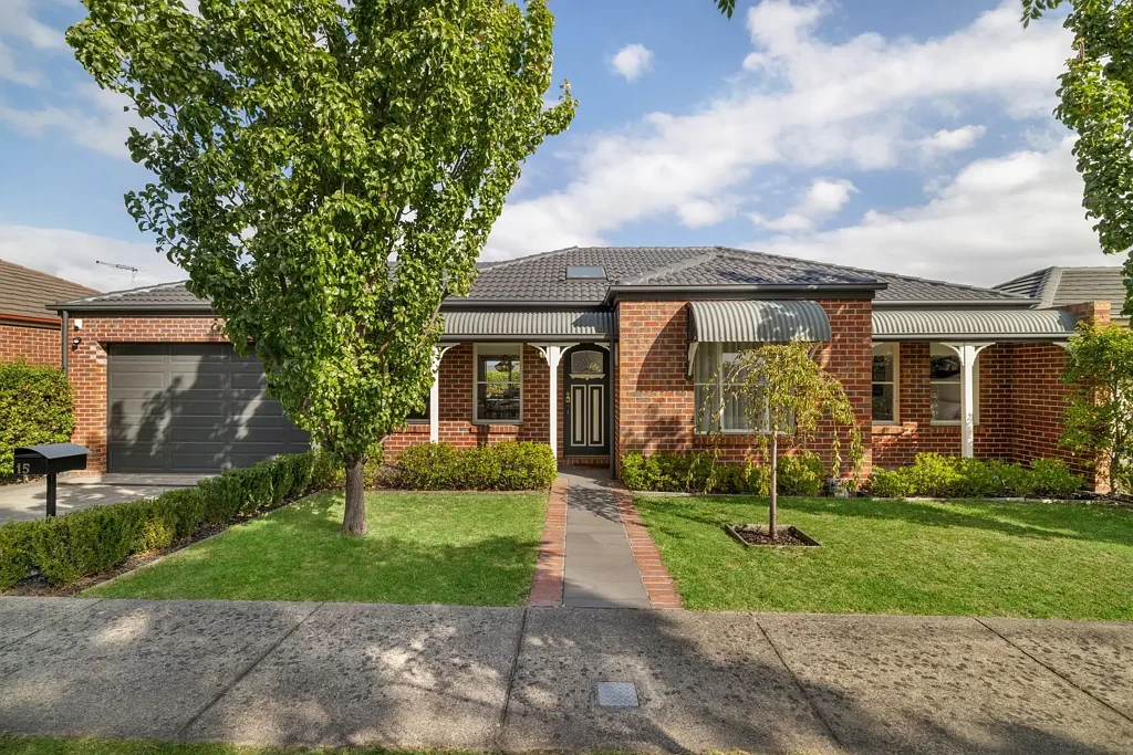 15 Allardice Parade, Berwick, VIC 3806
