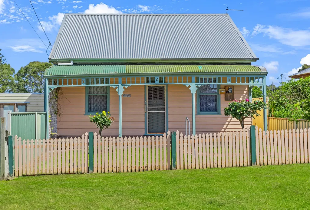 Cute Cottage Prime Location