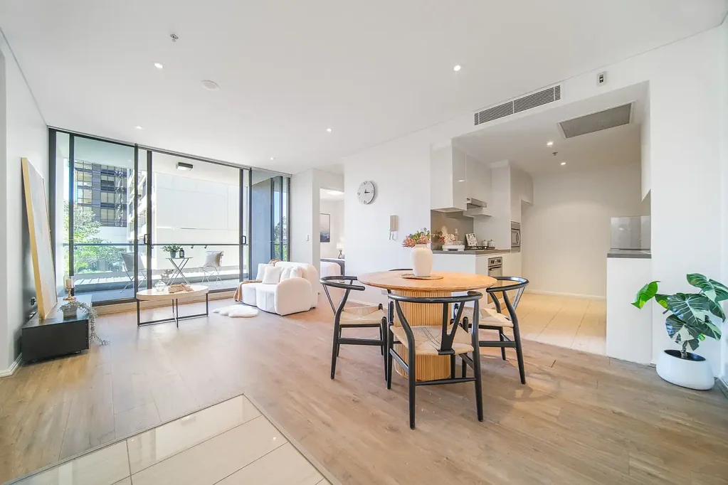 Contemporary Oversized Apartment with Garden Views - Zetland's Finest
