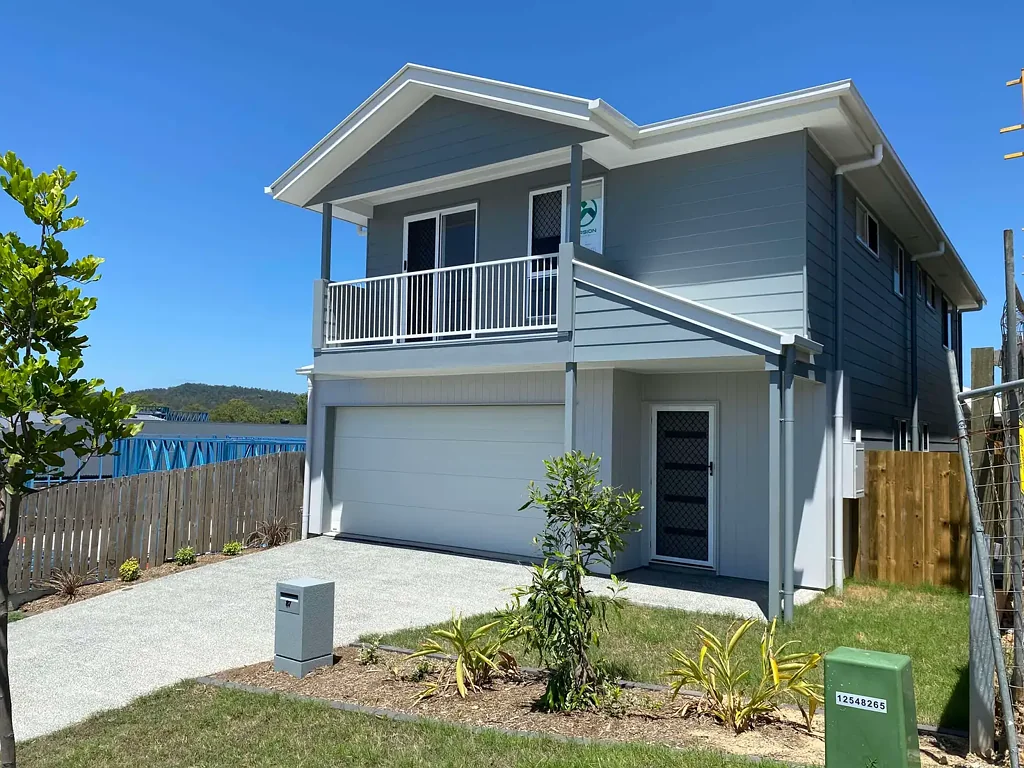 Nerang 4房  BRAND NEW AND READY TO SETTLE IN DECEMBER.  LOCATED IN ONE OF GOLD COAST FINEST ESTATES.