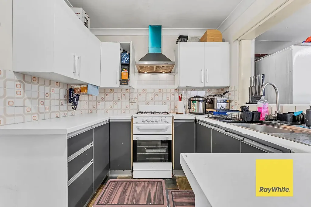 1 Ironbark Place, Maddington, WA 6109