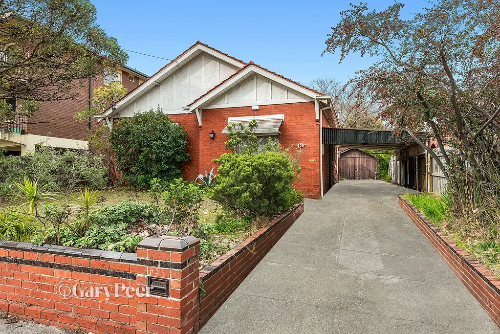 Caulfield South 3ਬੈੱਡਰੂਮ Solid brick, premium location, future potential