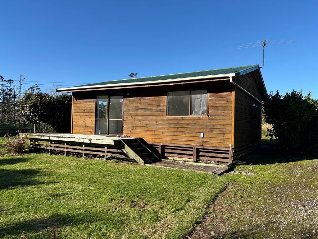 Country Cottage Just 10 Minutes to Albany