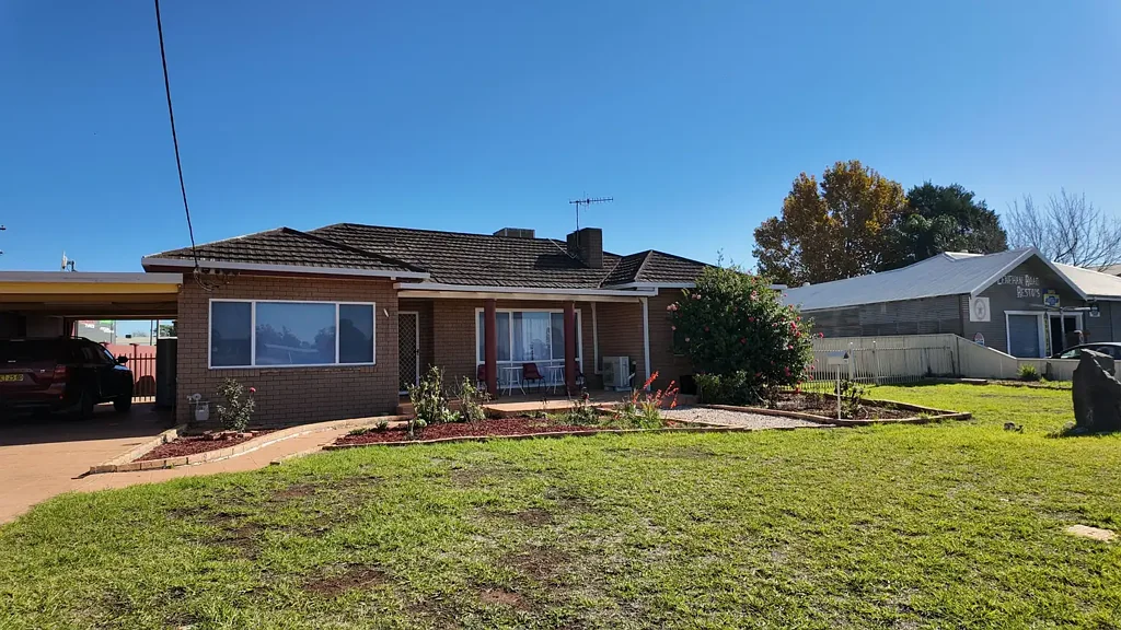 16 Lenehan Road, Griffith, NSW 2680