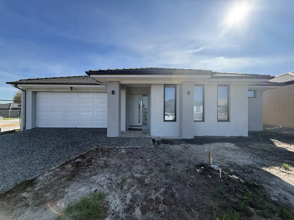 BRAND NEW BUILD IN LILLIEFIELD ESTATE