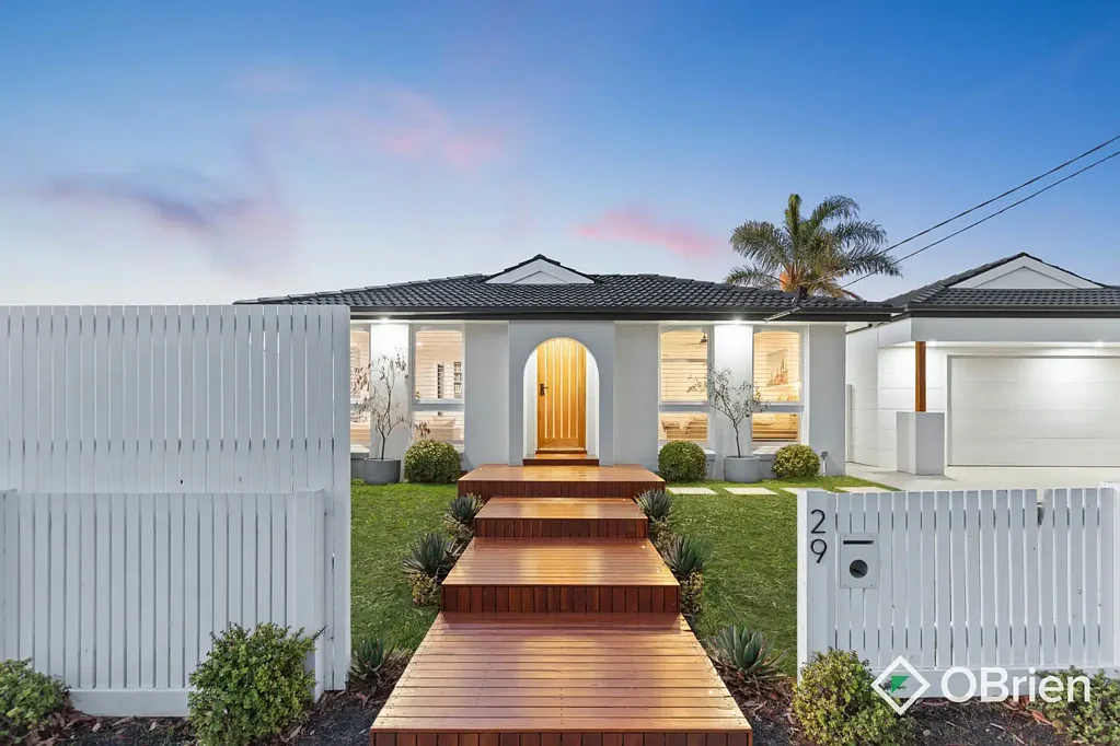 29 Grimwade Crescent, Frankston, VIC 3199