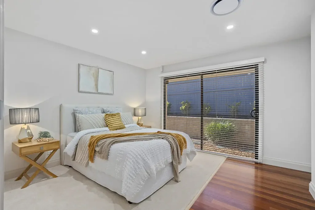 Ashmore 5침실 A House With Personality - Could Be Your Home!