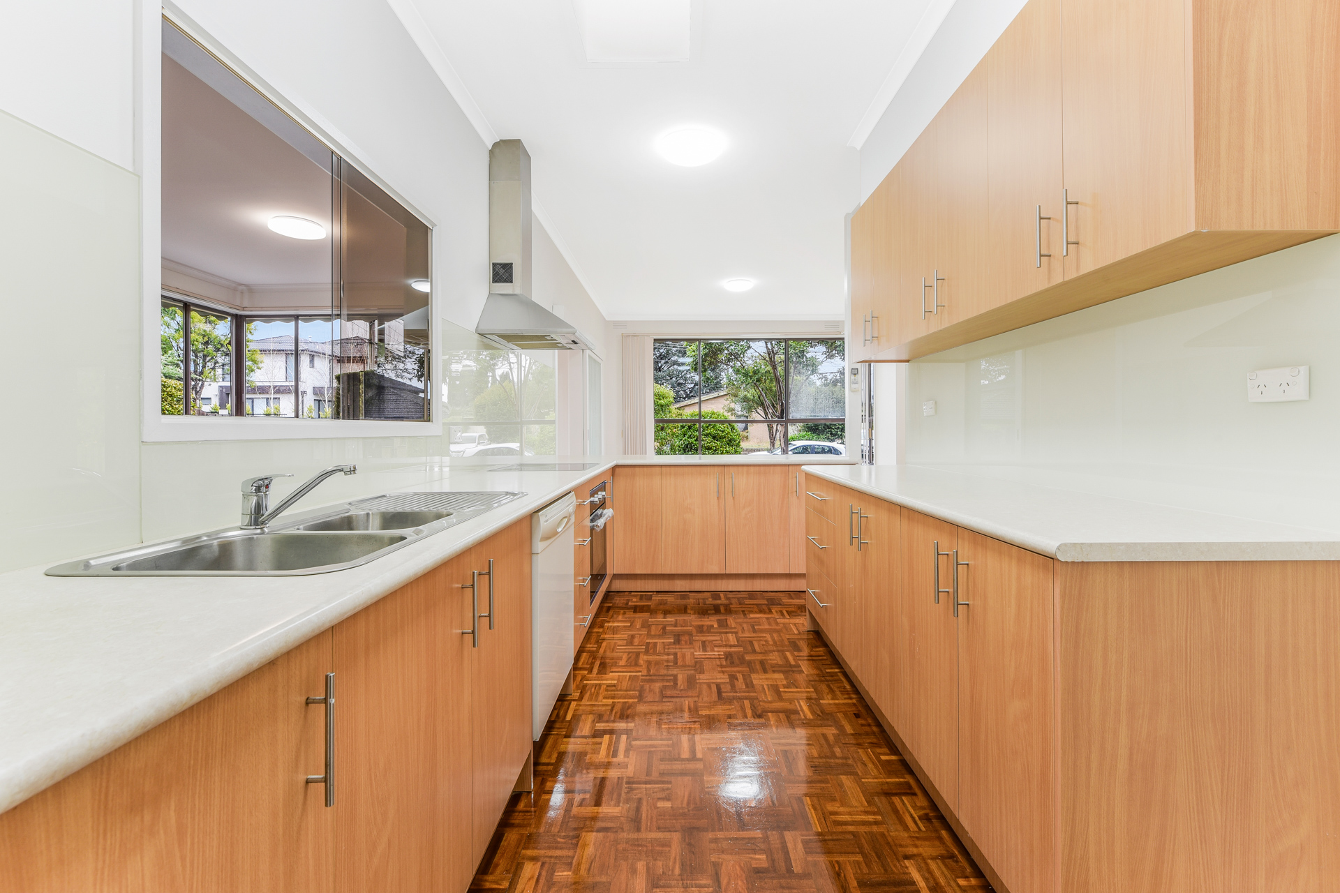 16 KINGSWOOD AV, MOUNT WAVERLEY VIC 3149, 0 ห้องนอน, 0 ห้องน้ำ, House