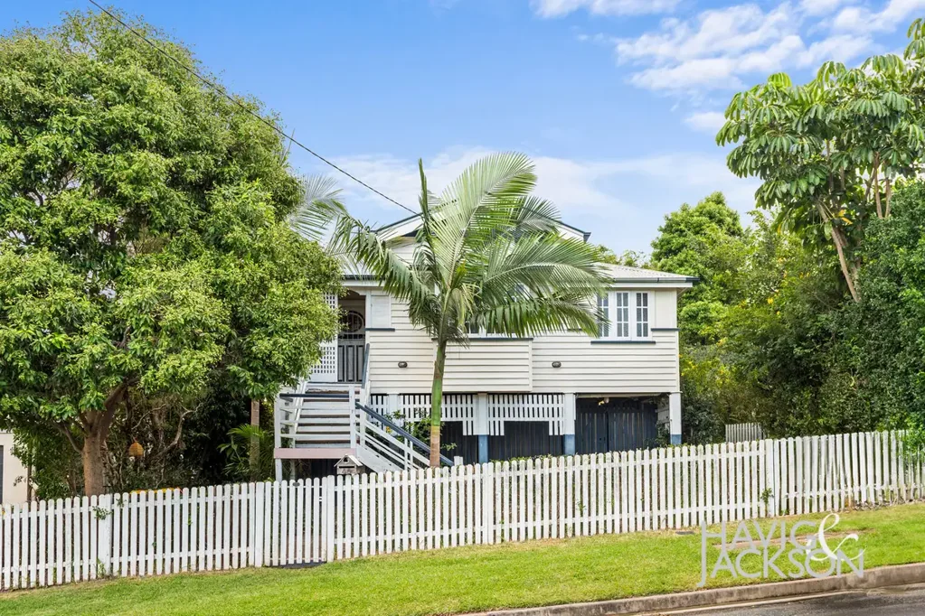 HI-SET QUEENSLANDER IN QUIET WAVELL HEIGHTS