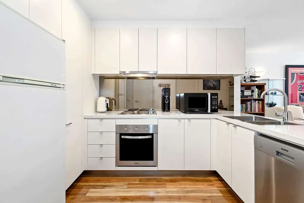 Highett 2कमरा Now under Contract - Ideal 1st Home or investment
