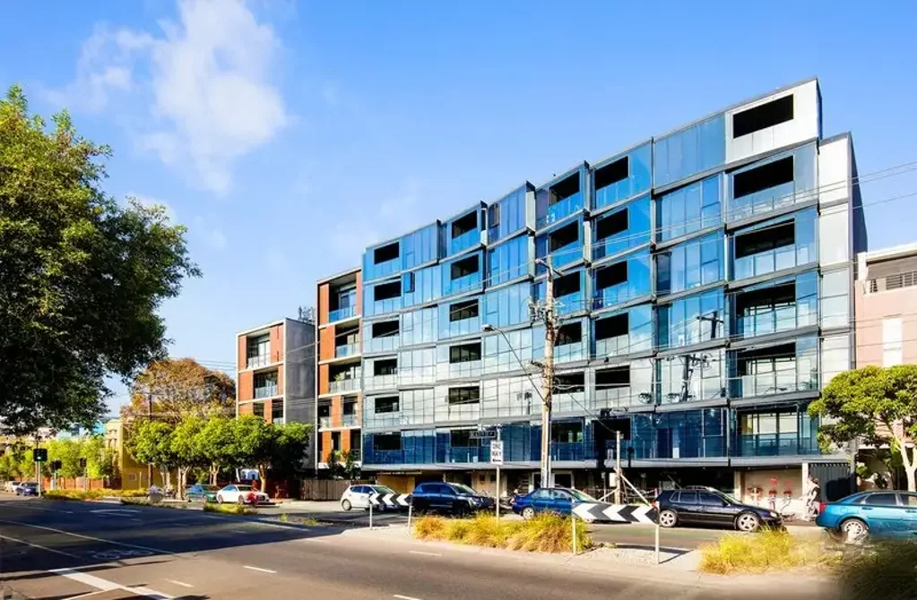 TWO-BEDROOM - IN THE HEART OF RICHMOND!