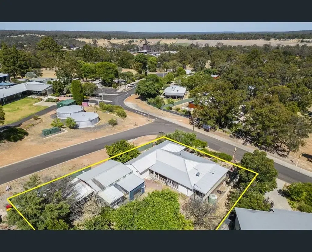 69 Carey Street, Nannup, WA 6275