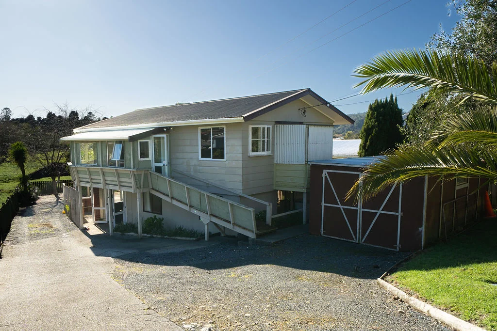 Hikurangi 3房  Private 3-Bedroom Home with bonus living space!
