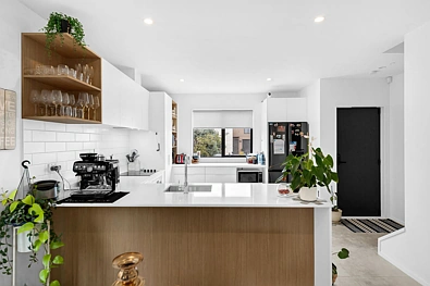 Flat Bush 4chambre Home Sweet Home with BONUS Income