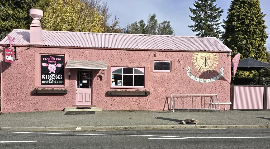Duntroon 2chambre "The Flying Pig Cafe"