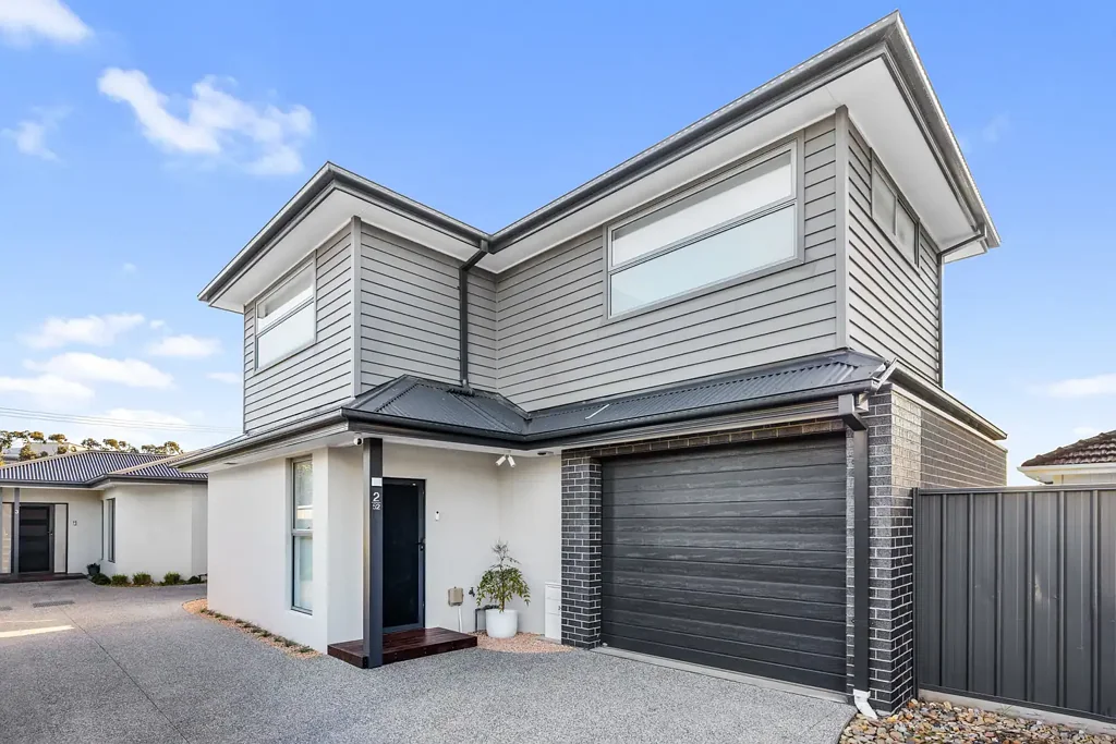 2/52 Corrigan Avenue, Brooklyn, VIC 3012
