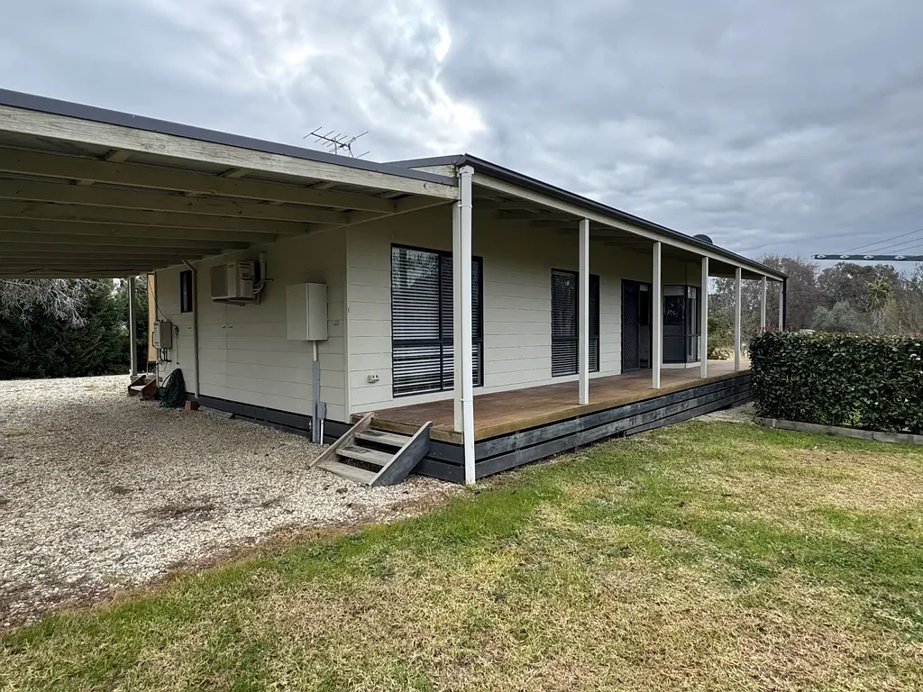 Peaceful Country Living with Beautiful Rural Views