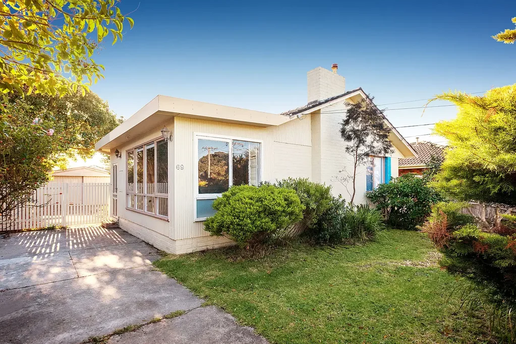 GREAT FAMILY HOME | PERFECT LOCATION | LARGE REAR GARDEN
