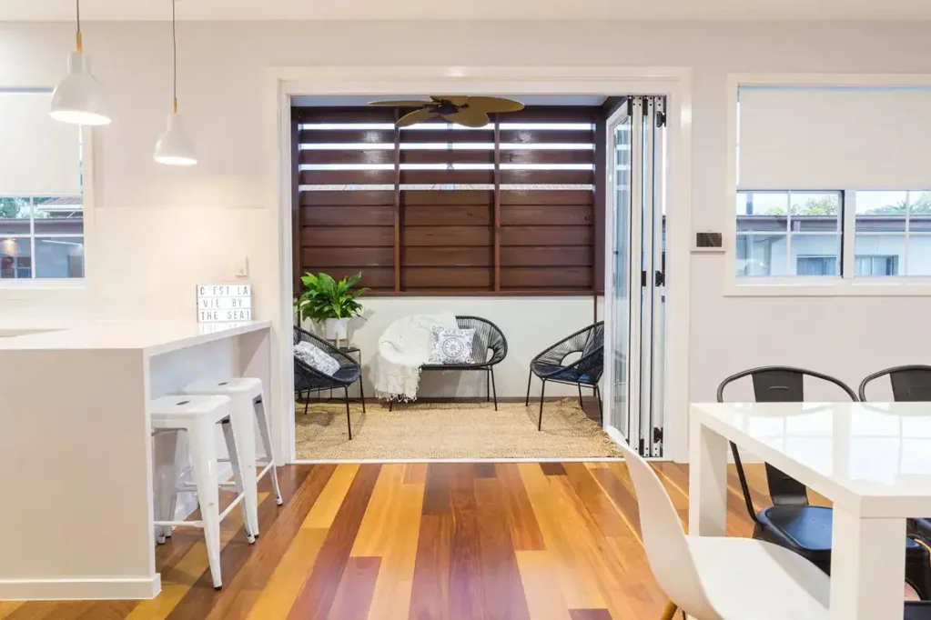 Modern Three-Level Villa in the Heart of Burleigh