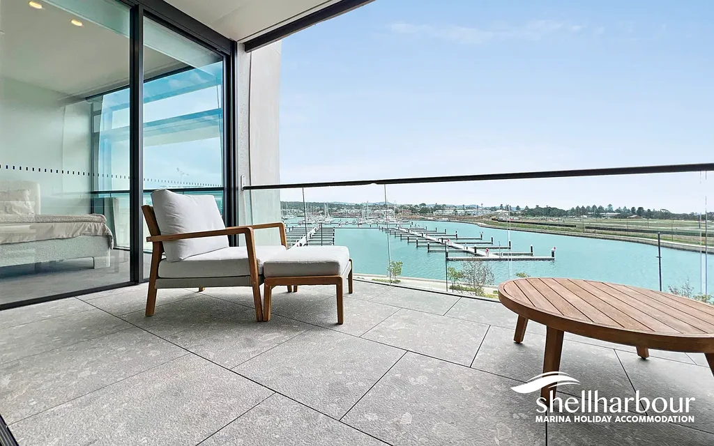 Shell Cove 3部屋 Waterside Living with 180 Degree views of the Marina and Beach Bathed in Northern Light