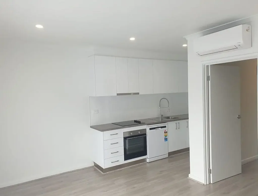 MODERN ONE BEDROOM IN THE HEART OF ORMOND!