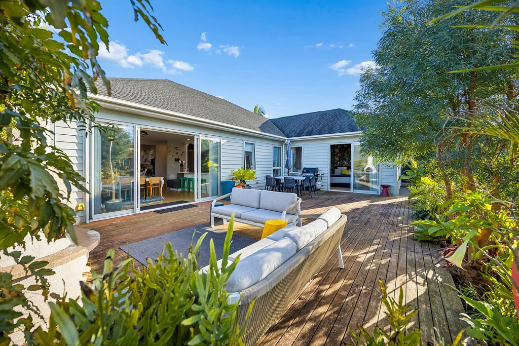 Kumeu 4chambre Space, Style & School Zones - The Perfect Huapai Package