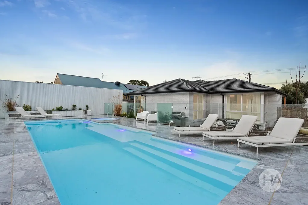 Frankston South 4Zimmer Resort-Inspired Family Sanctuary