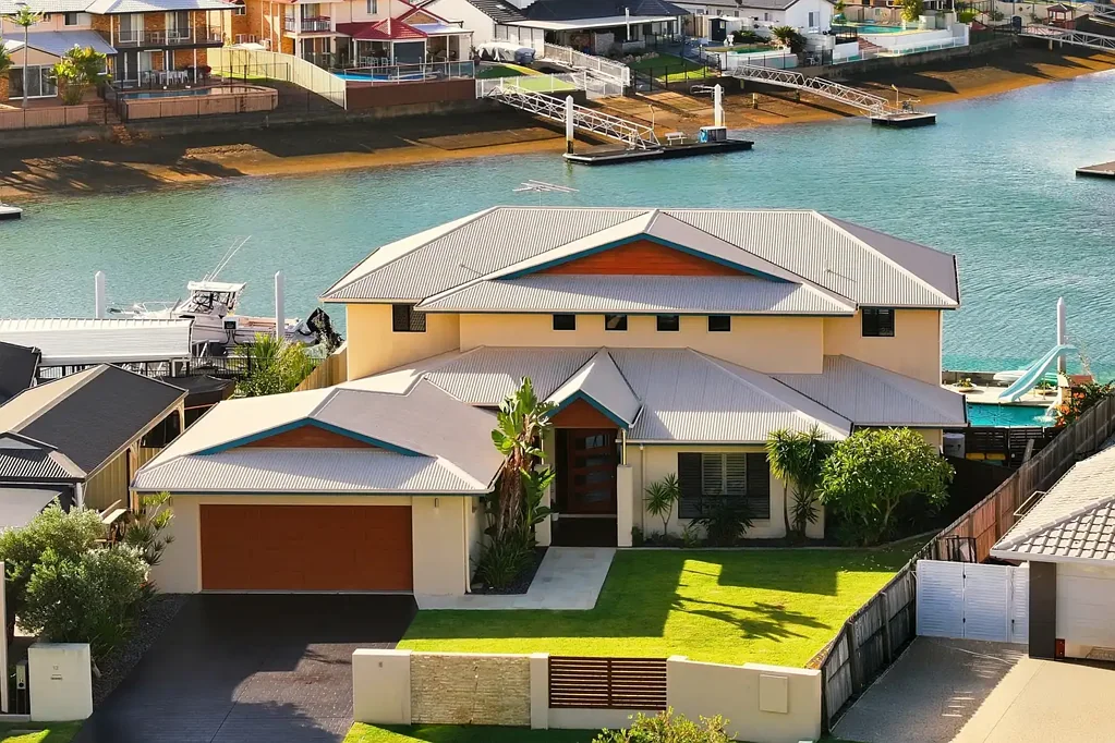 Newport 5Habitaciones RARE NORTH FACING POSITION – WATERFRONT LIVING YOU CAN'T REPLICATE