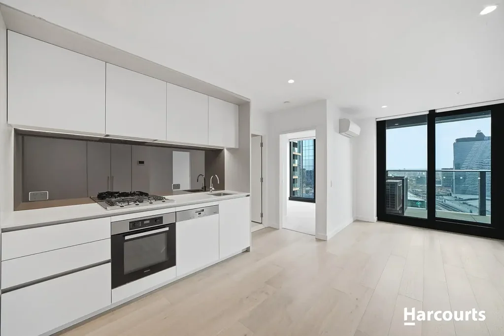 Docklands 2房 采光充足、高层朝北的奢华公寓，位于著名的 Melbourne Quarter Light-Filled High-Floor North-Facing Luxury in Prestigious Melbourne Quarter