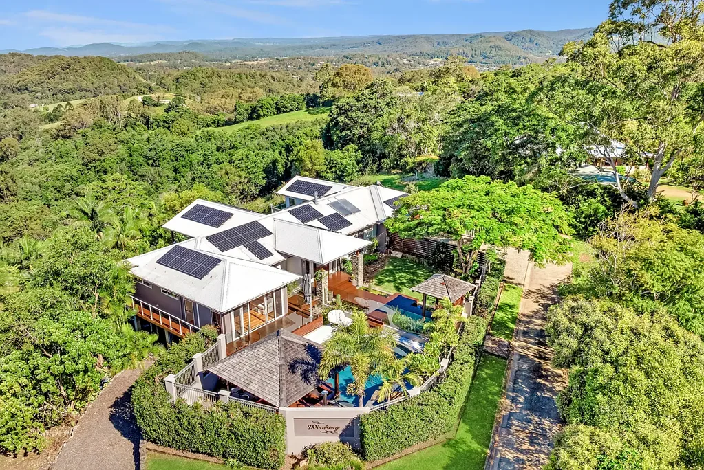 Eumundi 4Moenga EUMUNDI LANDMARK HOME WITH PANORAMIC VIEWS AND PERFECT ENTERTAINING