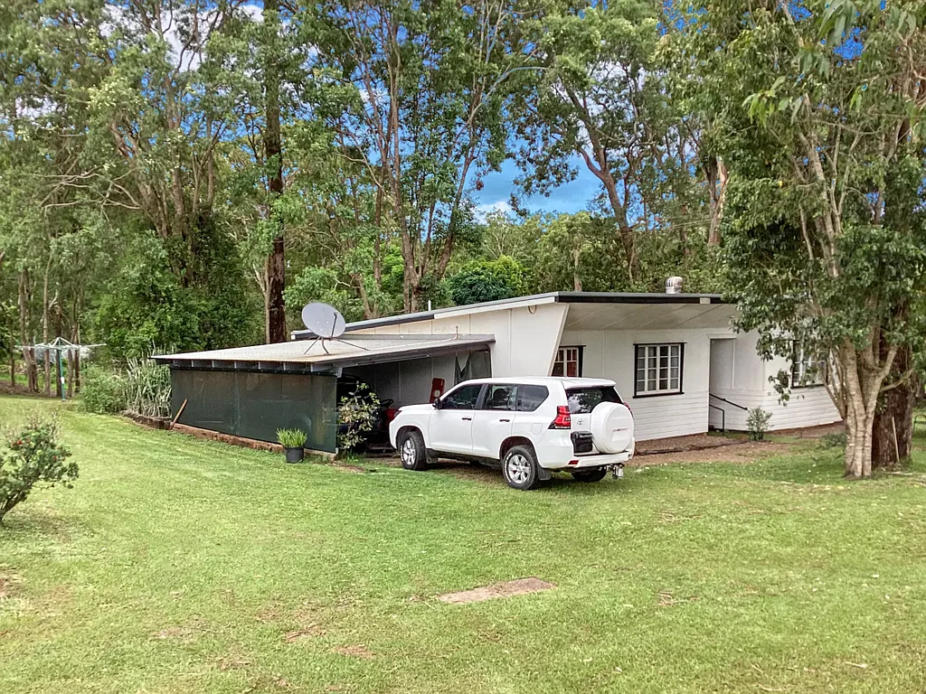 Ravenshoe 3कमरा A Piece of Ravenshoe History with Space and Potential
