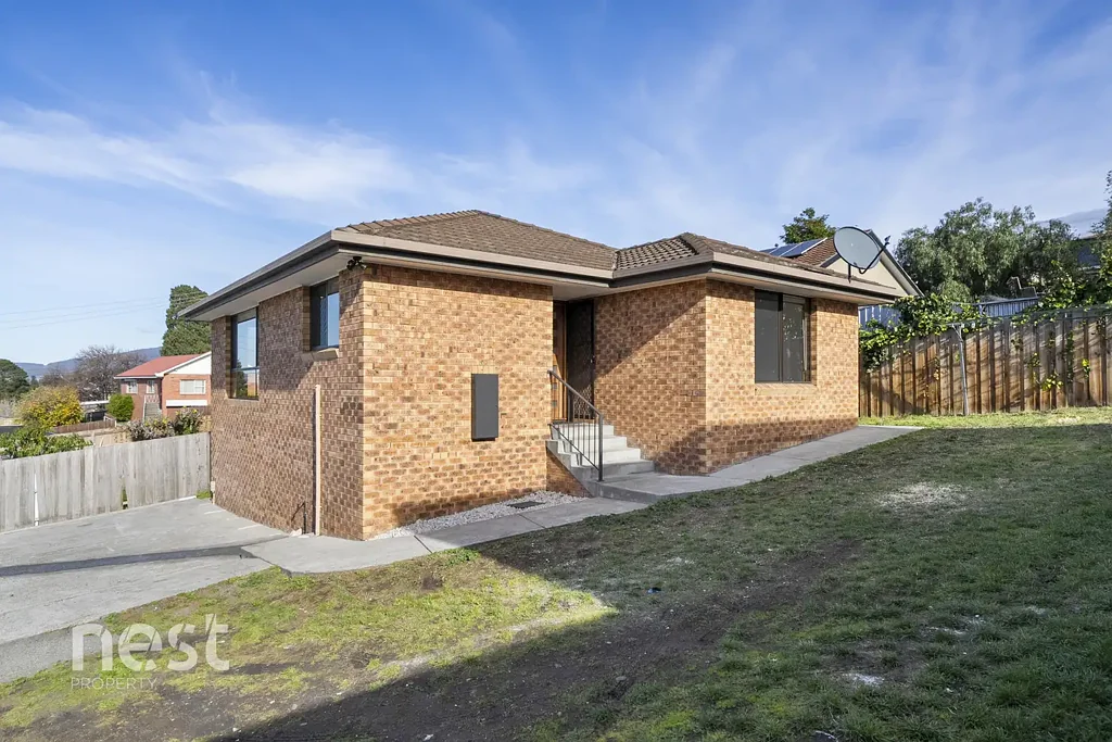 Beautifully Renovated Unit With Water Views
