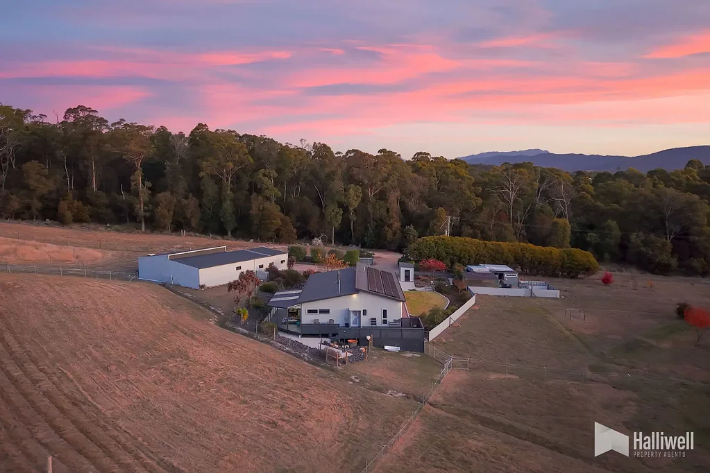 Latrobe 4房  Escape, Indulge, and Thrive – Welcome to 93 Shaw Street, Latrobe