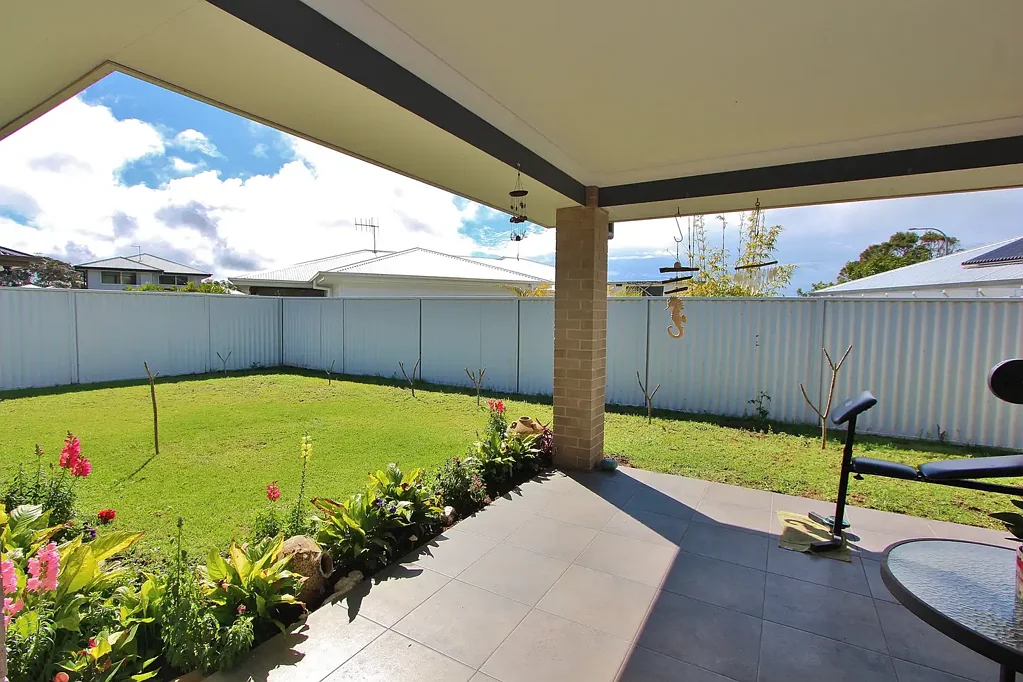 Dunbogan 4 Bedroom Coastal living & value for money!