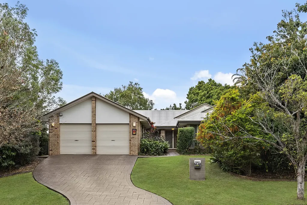 4 Constellation Crescent, Bridgeman Downs, QLD 4035, 4 slaapkamers, 2 badkamers, House