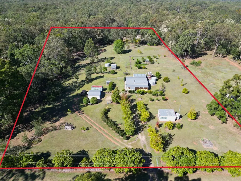 Blackbutt North 3房 2.03公顷土地 自给自足农场 马匹牧场 水坝鱼塘 多功能棚屋 OPEN HOME 11/04/26 9:45AM-10:15 AM REGISTRATION REQUIRED