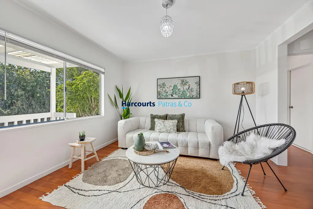 Ellerslie 2Habitaciones One That Just Feels Right on Ladies Mile For Sale!