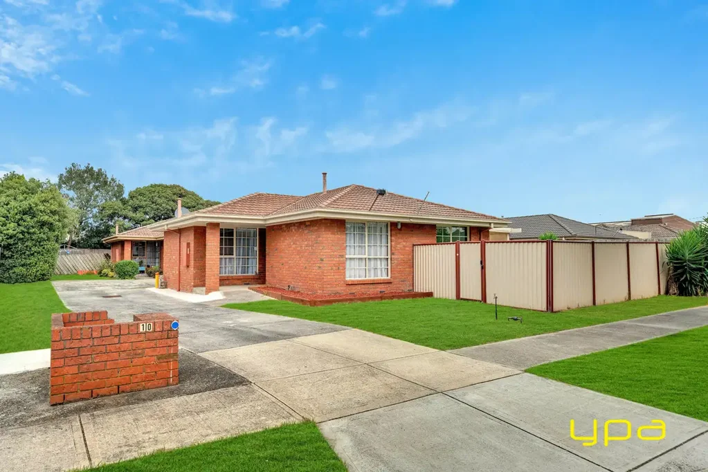 Cranbourne 2ห้องนอน Renovated & Spacious Home – No Body Corporate!