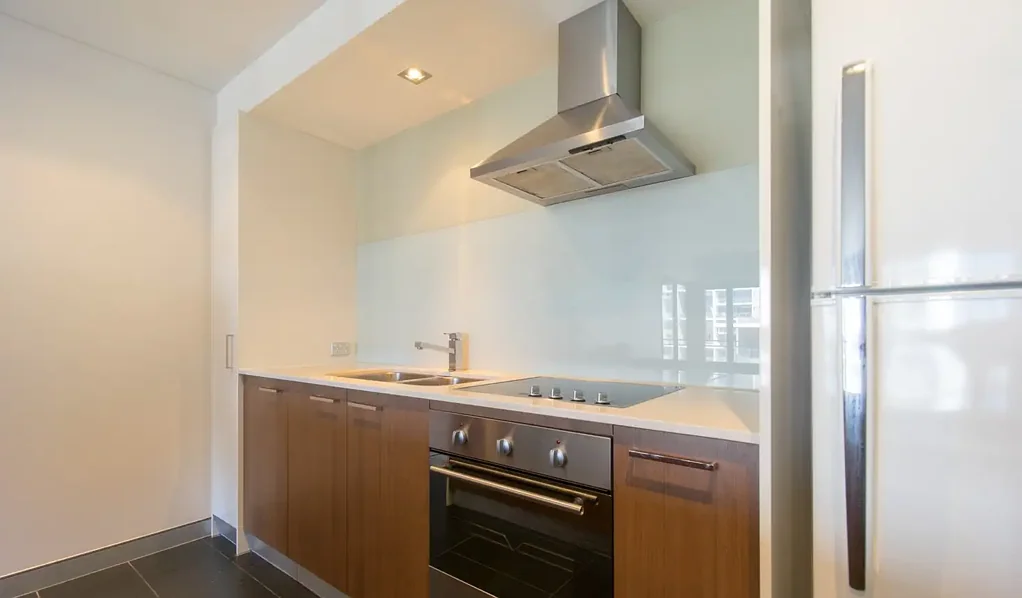 2x2x2 IN PRIME LOCATION BOASTING RESORT STYLE LIVING!!!