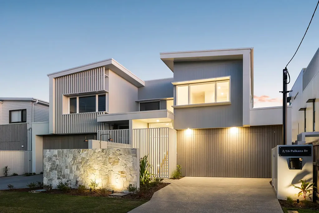 Warana 3 Bedroom The decision is easy - the ultimate beachside home